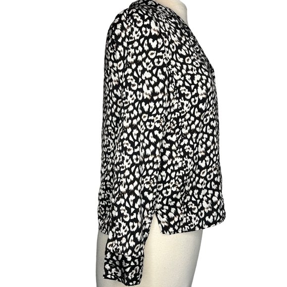 Banana Republic blouse petite XS Leopard black white long sleeve V-neck button f - Picture 6 of 14